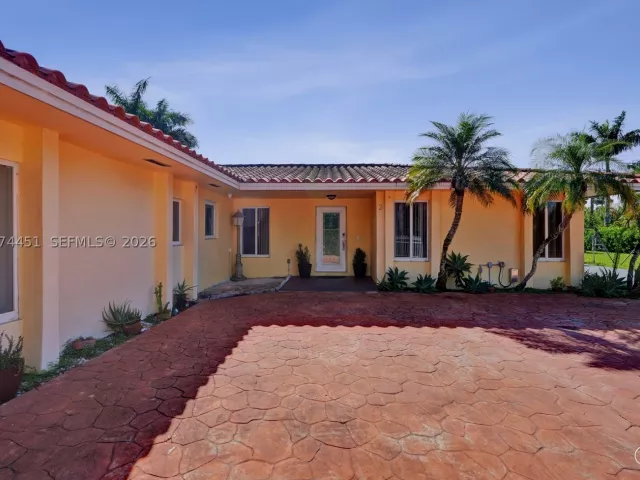 Продажа дома по адресу 2 NE 160th St - фото 9360778