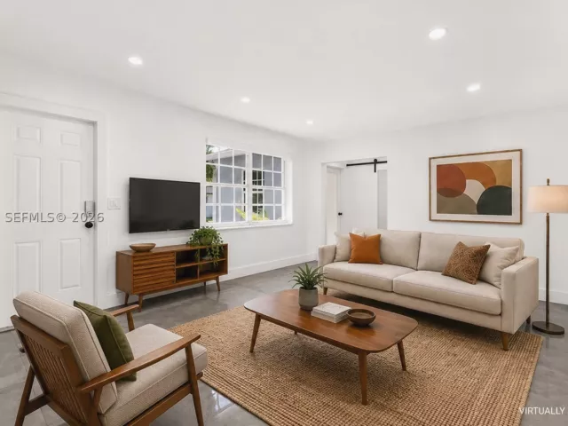 Продажа дома по адресу 902 NW 10th Ct - фото 9376913