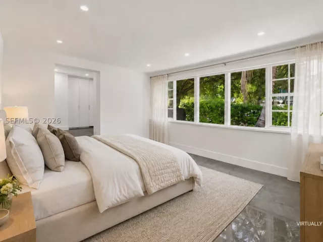 Продажа дома по адресу 902 NW 10th Ct - фото 9376919