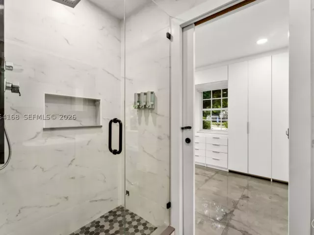 Продажа дома по адресу 902 NW 10th Ct - фото 9376921