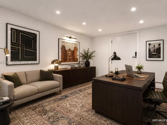 Продажа дома по адресу 902 NW 10th Ct - фото 9376931