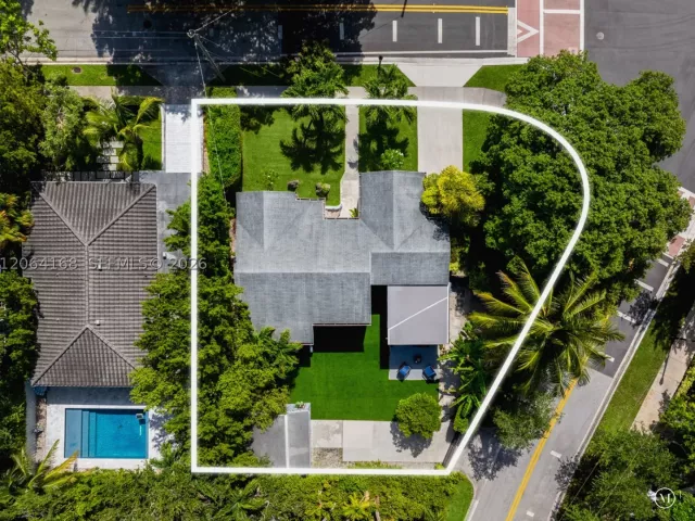 Продажа дома по адресу 902 NW 10th Ct - фото 9376906