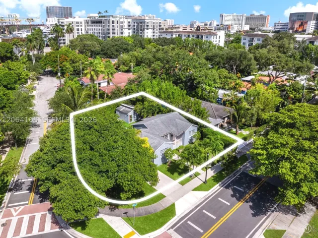 Продажа дома по адресу 902 NW 10th Ct - фото 9376936