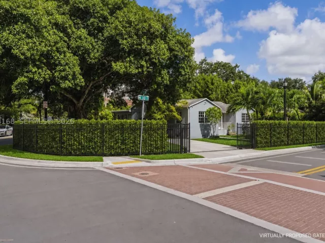 Продажа дома по адресу 902 NW 10th Ct - фото 9376909
