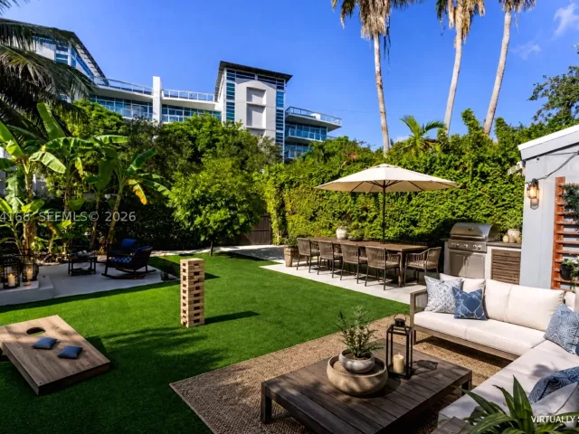 Продажа дома по адресу 902 NW 10th Ct - фото 9376910