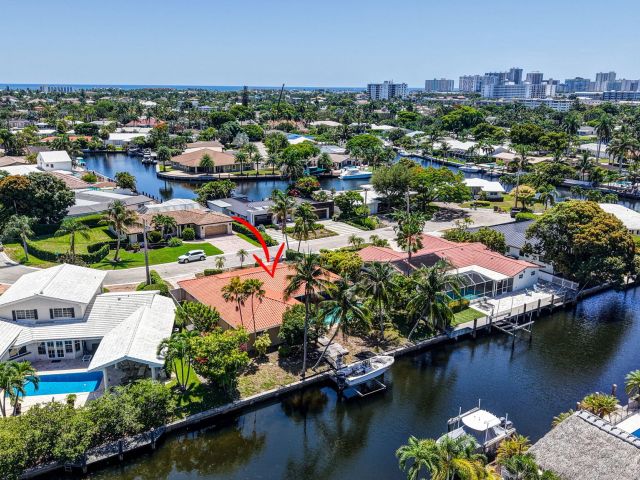 Продажа дома по адресу 5581 NE 28TH Avenue - фото 9418955