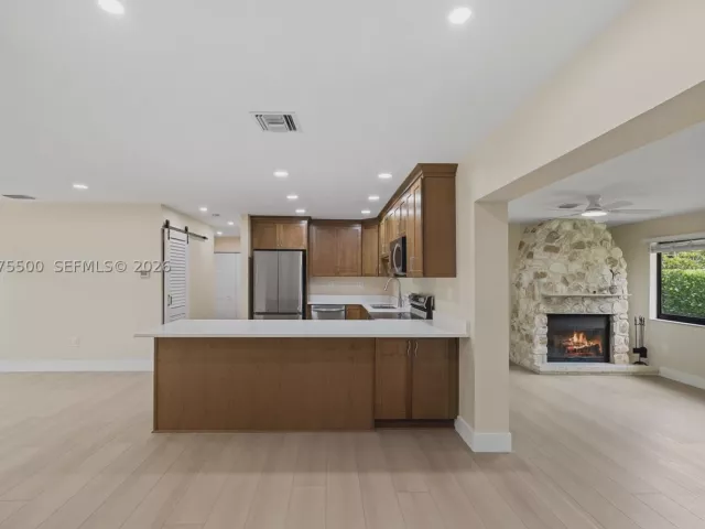 Продажа дома по адресу 1391 NW 18th St - фото 9368716