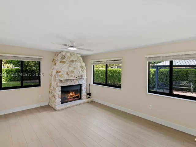Продажа дома по адресу 1391 NW 18th St - фото 9368720