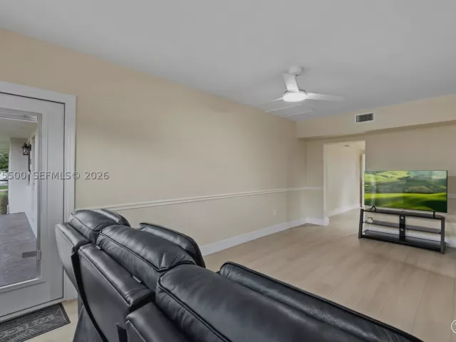 Продажа дома по адресу 1391 NW 18th St - фото 9368738