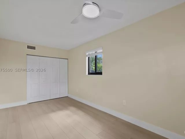 Продажа дома по адресу 1391 NW 18th St - фото 9368740