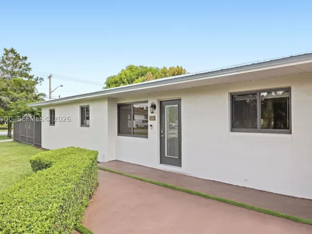 Продажа дома по адресу 1391 NW 18th St - фото 9368711