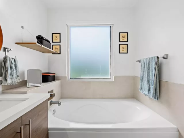 Продажа дома по адресу 757 NE 4TH Avenue - фото 9372872