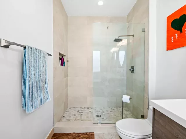 Продажа дома по адресу 757 NE 4TH Avenue - фото 9372873