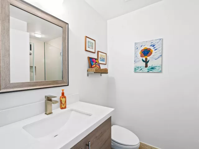 Продажа дома по адресу 757 NE 4TH Avenue - фото 9372881