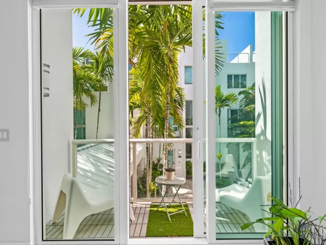 Продажа дома по адресу 757 NE 4TH Avenue - фото 9372862