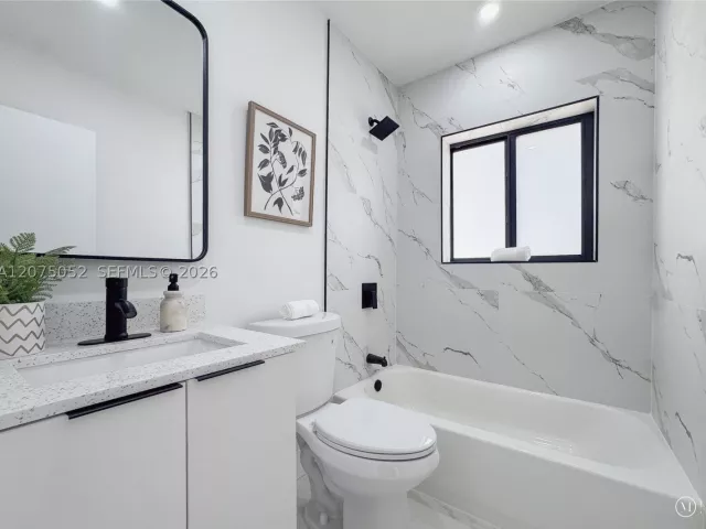 Продажа дома по адресу 1119 NW 11th Ct - фото 9368196