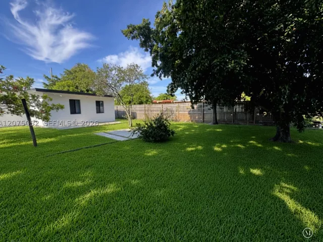 Продажа дома по адресу 1119 NW 11th Ct - фото 9368206