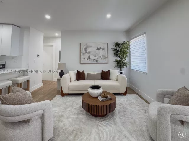 Продажа дома по адресу 1119 NW 11th Ct - фото 9368188