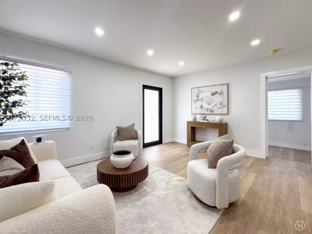 Продажа дома по адресу 1119 NW 11th Ct - фото 9368189