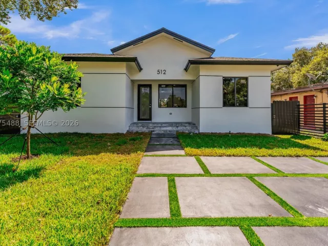 Продажа дома по адресу 512 NW 23rd Ave - фото 9364381