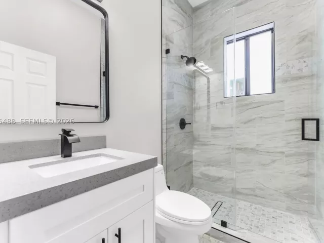 Продажа дома по адресу 512 NW 23rd Ave - фото 9364403