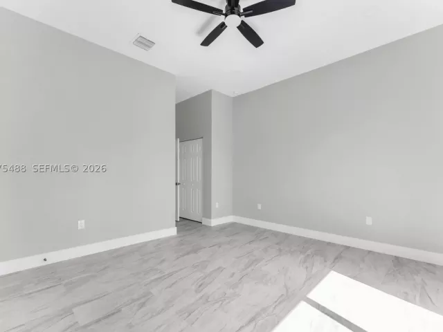 Продажа дома по адресу 512 NW 23rd Ave - фото 9364412