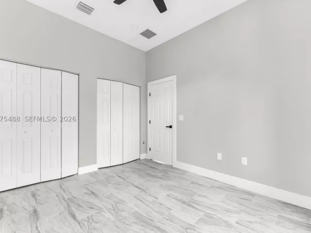 Продажа дома по адресу 512 NW 23rd Ave - фото 9364414