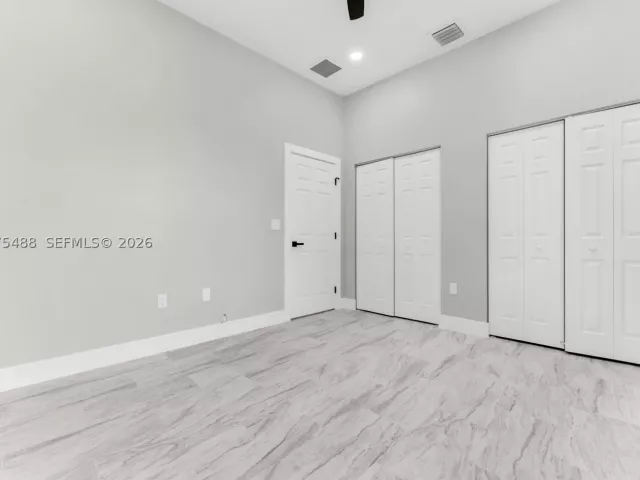 Продажа дома по адресу 512 NW 23rd Ave - фото 9364415