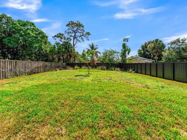 Продажа дома по адресу 512 NW 23rd Ave - фото 9364423