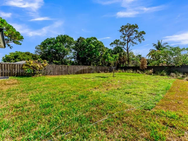 Продажа дома по адресу 512 NW 23rd Ave - фото 9364424