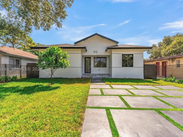 Продажа дома по адресу 512 NW 23rd Ave - фото 9364384