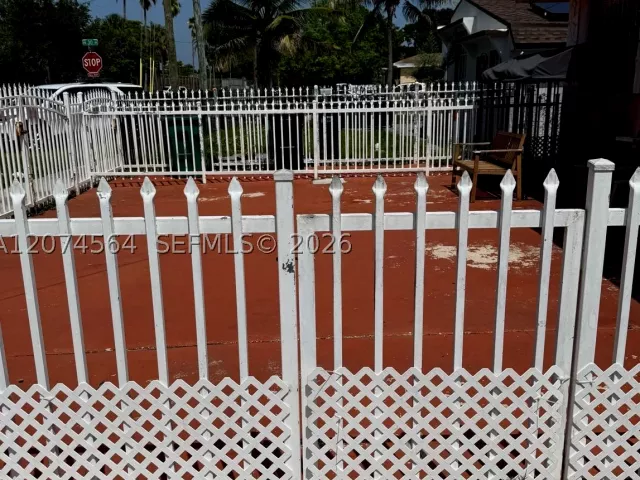 Продажа дома по адресу 3010 NW 32nd St - фото 9367664
