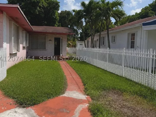 Продажа дома по адресу 3010 NW 32nd St - фото 9367665