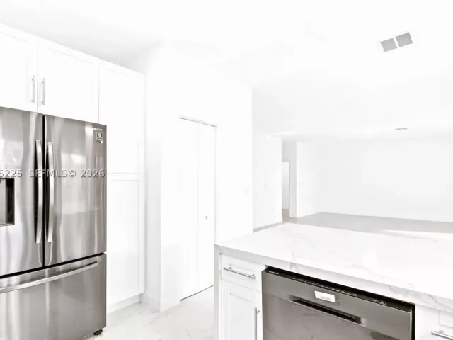 Продажа дома по адресу 15842 SW 14 ST - фото 9360606
