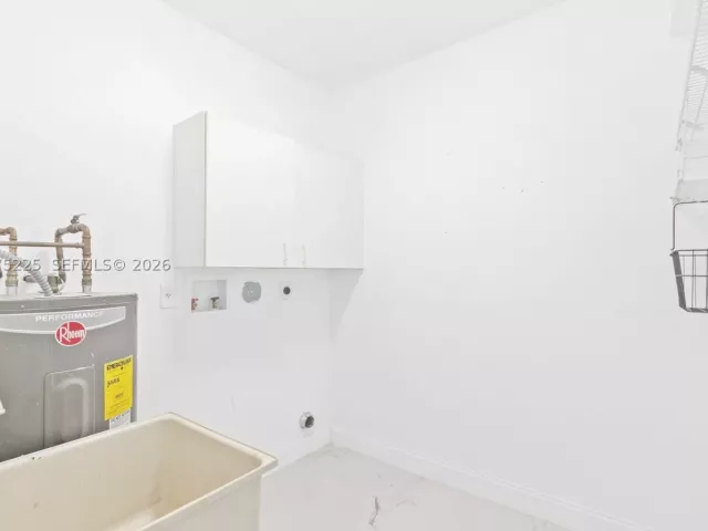 Продажа дома по адресу 15842 SW 14 ST - фото 9360607