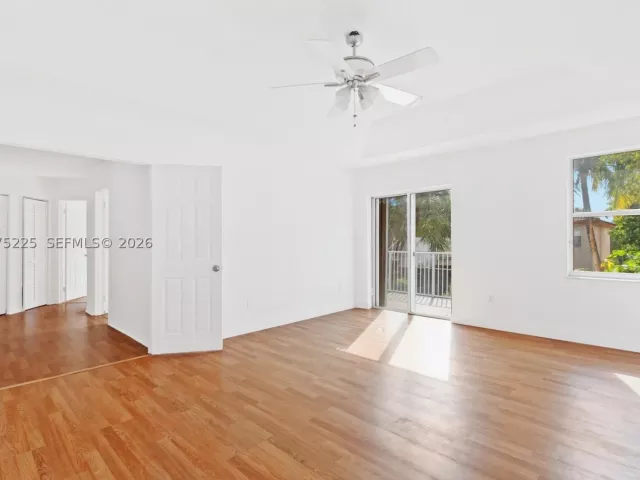 Продажа дома по адресу 15842 SW 14 ST - фото 9360609