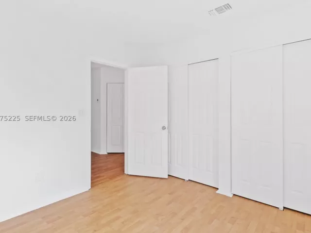 Продажа дома по адресу 15842 SW 14 ST - фото 9360615