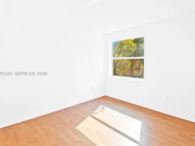 Продажа дома по адресу 15842 SW 14 ST - фото 9360616