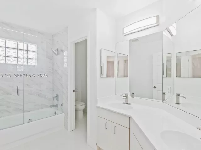 Продажа дома по адресу 15842 SW 14 ST - фото 9360618