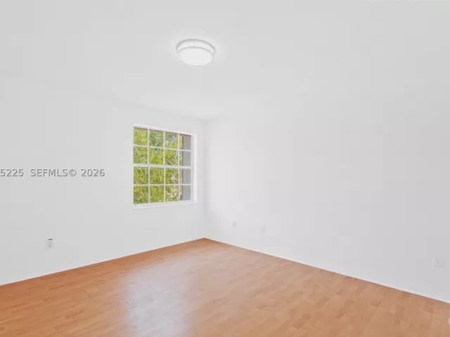 Продажа дома по адресу 15842 SW 14 ST - фото 9360619