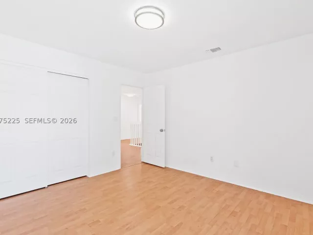 Продажа дома по адресу 15842 SW 14 ST - фото 9360620