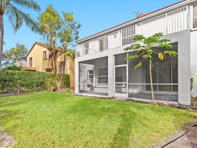 Продажа дома по адресу 15842 SW 14 ST - фото 9360625