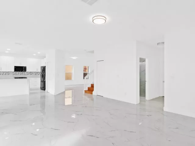 Продажа дома по адресу 15842 SW 14 ST - фото 9360601
