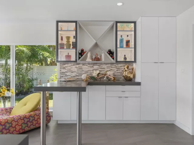 Продажа дома по адресу 2812 NE 28th St - фото 9373363