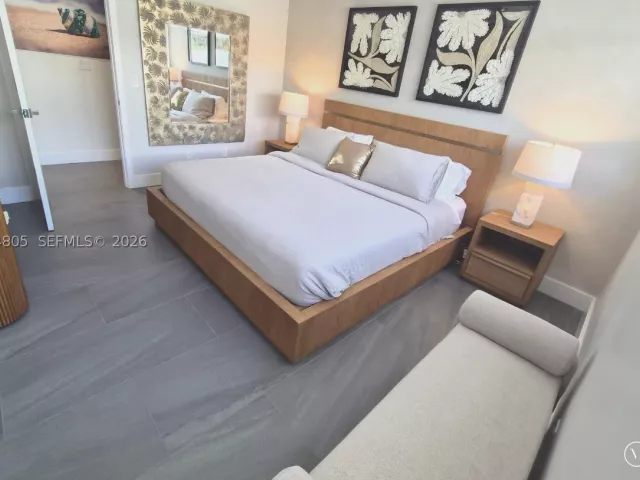 Продажа дома по адресу 2812 NE 28th St - фото 9373371