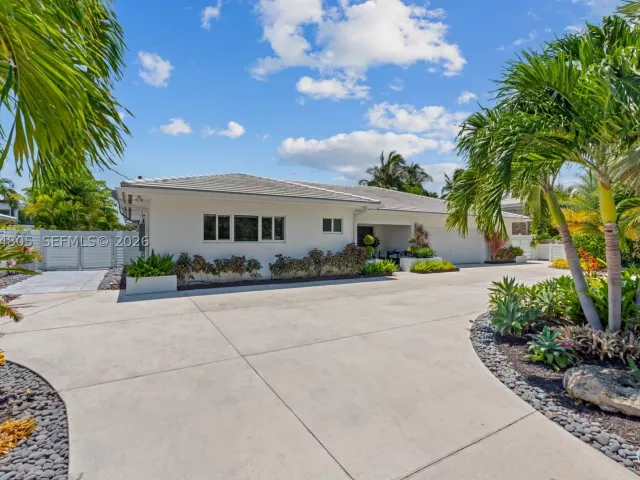 Продажа дома по адресу 2812 NE 28th St - фото 9373344