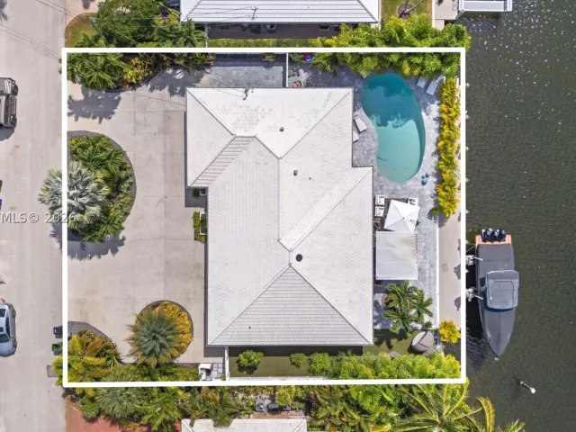 Продажа дома по адресу 2812 NE 28th St - фото 9373392
