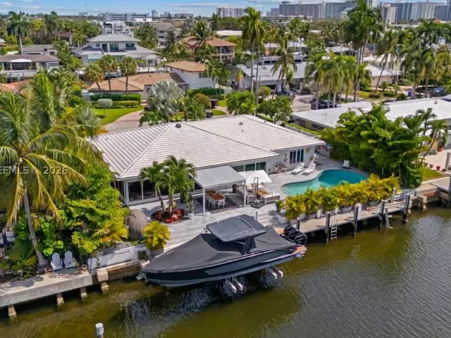 Продажа дома по адресу 2812 NE 28th St - фото 9373394