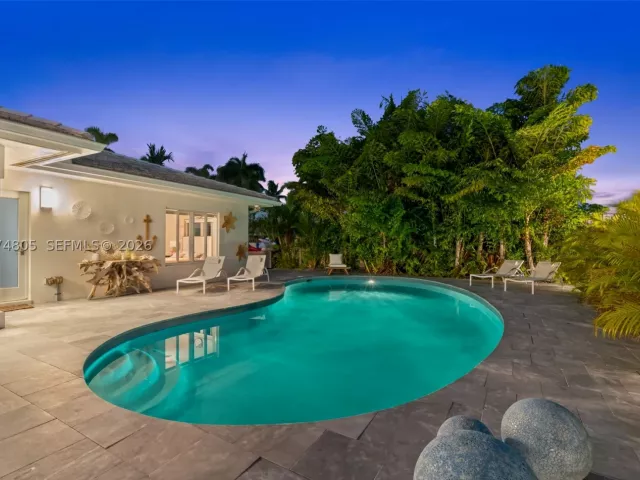 Продажа дома по адресу 2812 NE 28th St - фото 9373405
