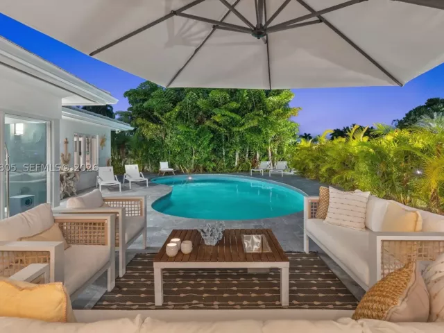 Продажа дома по адресу 2812 NE 28th St - фото 9373406